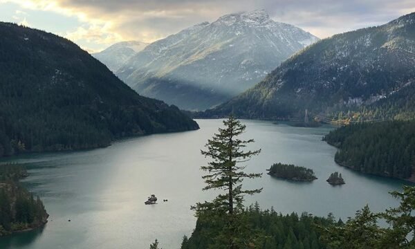 Discover the Majestic: Hiking Washington’s North Cascades National Park mountains